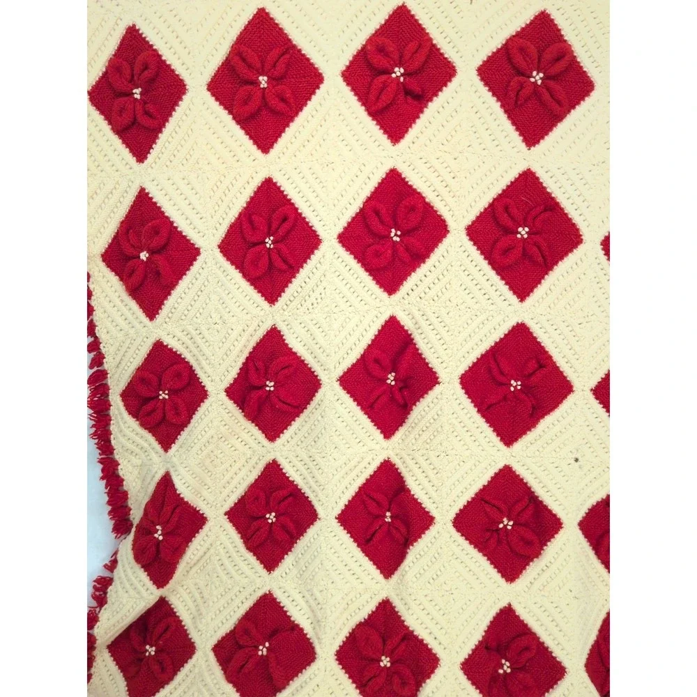 VTG  Granny Nantucket Poinsettia Afghan 87